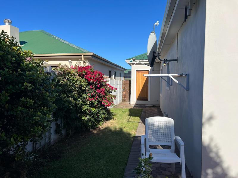 3 Bedroom Property for Sale in Stilbaai Wes Western Cape